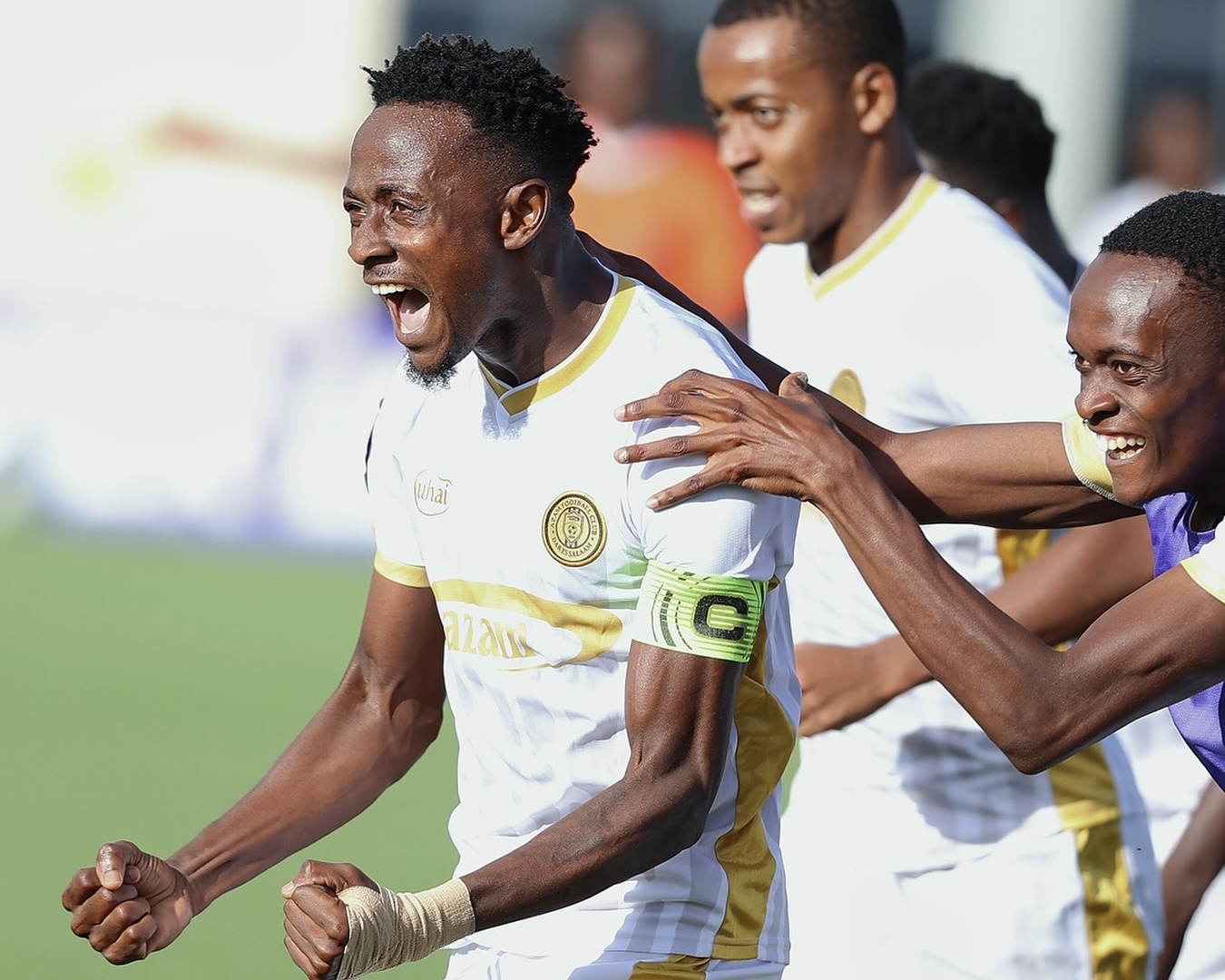 Azam Yaongeza Presha Kwenye 'Kilele' Cha Ligi Kuu Ya NBC: Dấu Hiệu Của Nhà Vô Địch?